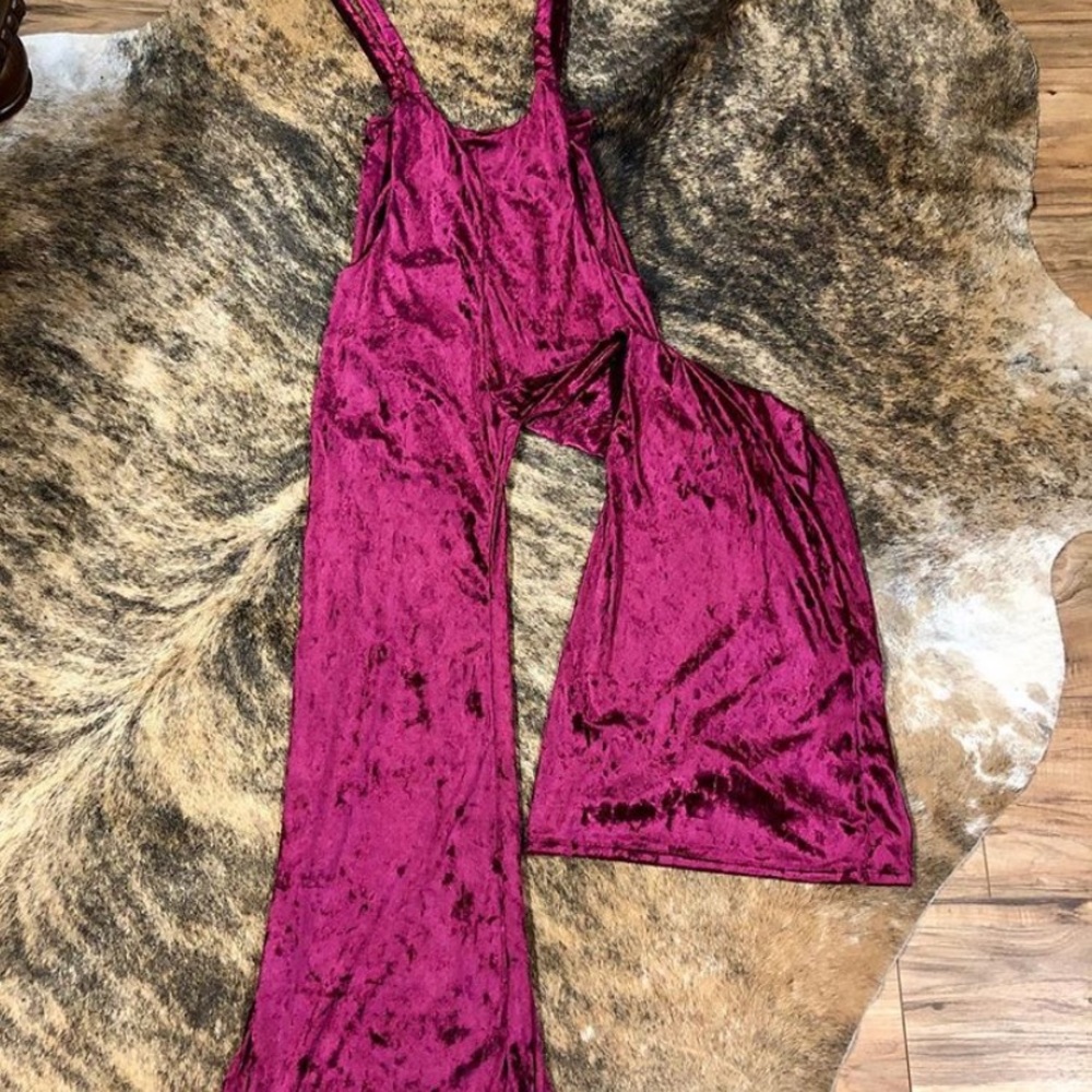 πHPπ NWT Retro Velvet Suspender Bells - Burgundy - Picture 2 of 5